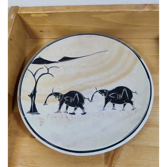 Vtg African Artisan Signed Elephant 10" Plate Decor Tanzania Stone Savannah - Picture 1 of 4